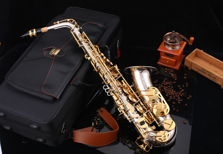 892鍍鎳金鍵薩克斯.jpg 892鍍鎳金鍵薩克斯.jpg