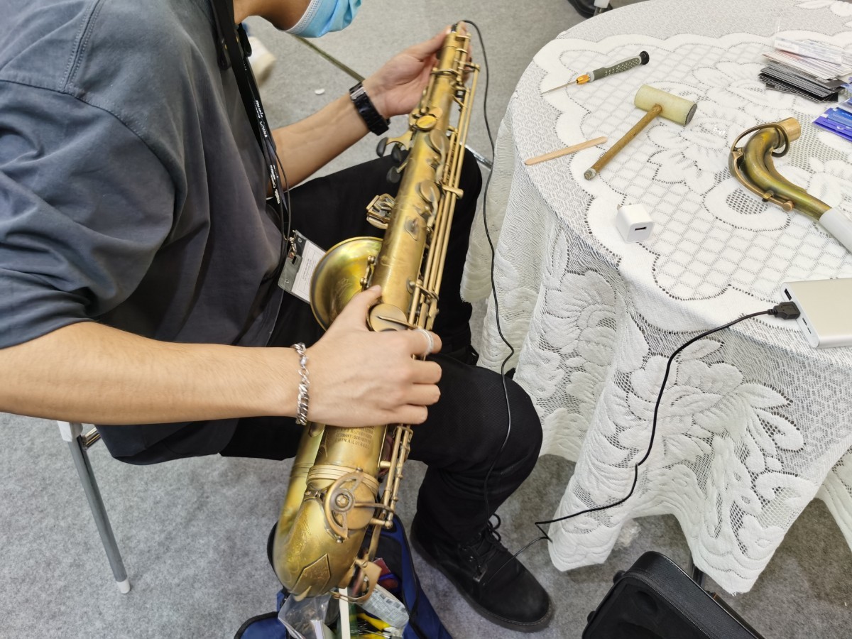 現(xiàn)場維修.jpg 現(xiàn)場維修.jpg