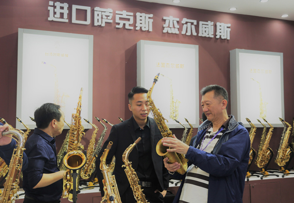 陸廷荃老師參展杰爾威斯樂展 陸廷荃老師參展杰爾威斯樂展